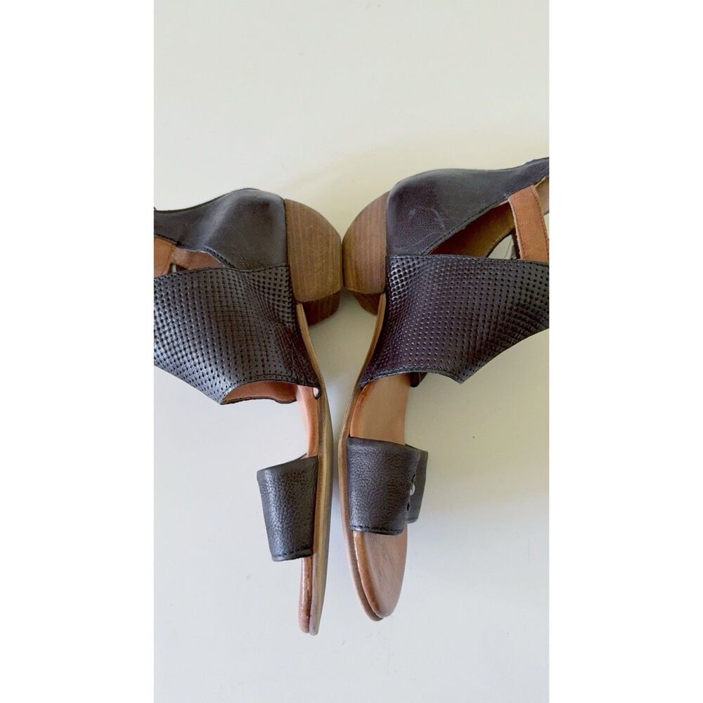 Women's Miz Mooz Leather Cutout Sandals Studded Zipper Black EU Size 38 US 7.5 8 - Picture 3 of 14